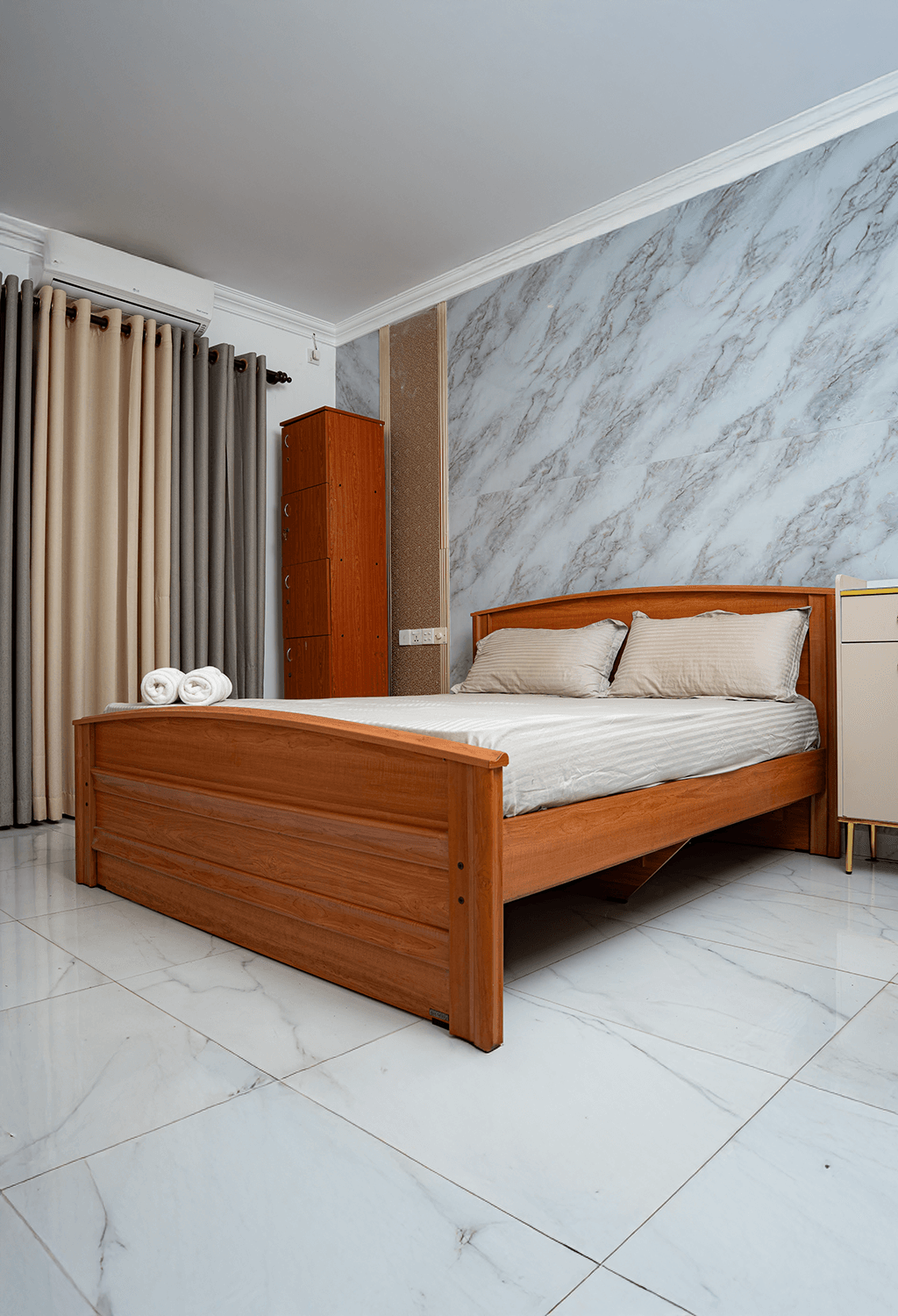 Room-Service-Segement-02